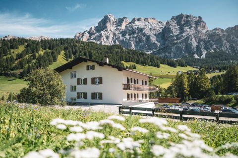 B&B Frohsinn in San Cassiano, feel at home in the Dolomites Image: B&B Hotel Frohsinn